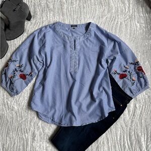 😍NEW!✨Hannah Blue & White Striped Blouse with Red Floral Embroidery